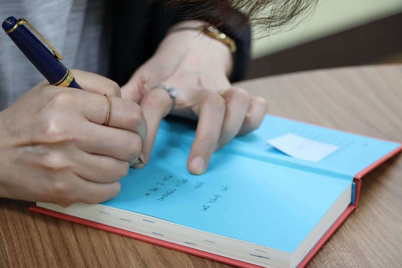 작가힙톡 도서관초대석 '소설 ⟨우리 세희⟩ 바깥의 이야기'_0911 (14)_.jpg